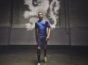 包含今晚CBA常规赛前瞻：马龙伤情更新，菲尼克斯太阳冲击不败纪录的词条