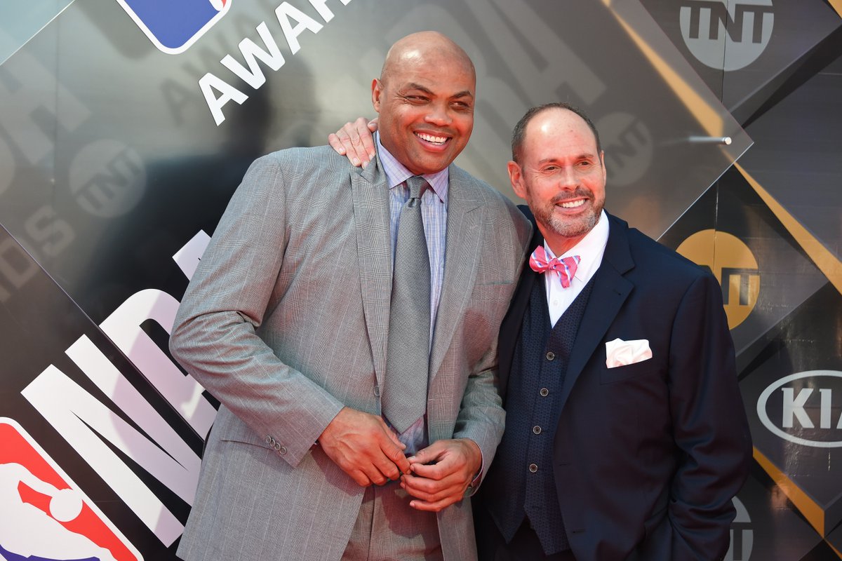 NBA新人年度最佳颁奖典礼举行，新星闪耀
