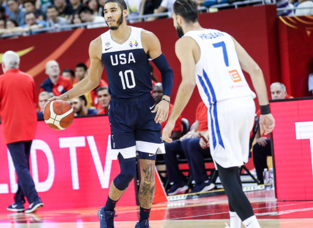 包含塔图姆复出首秀出彩，莱比锡主场鏖战AC米兰，豪取16连胜的词条