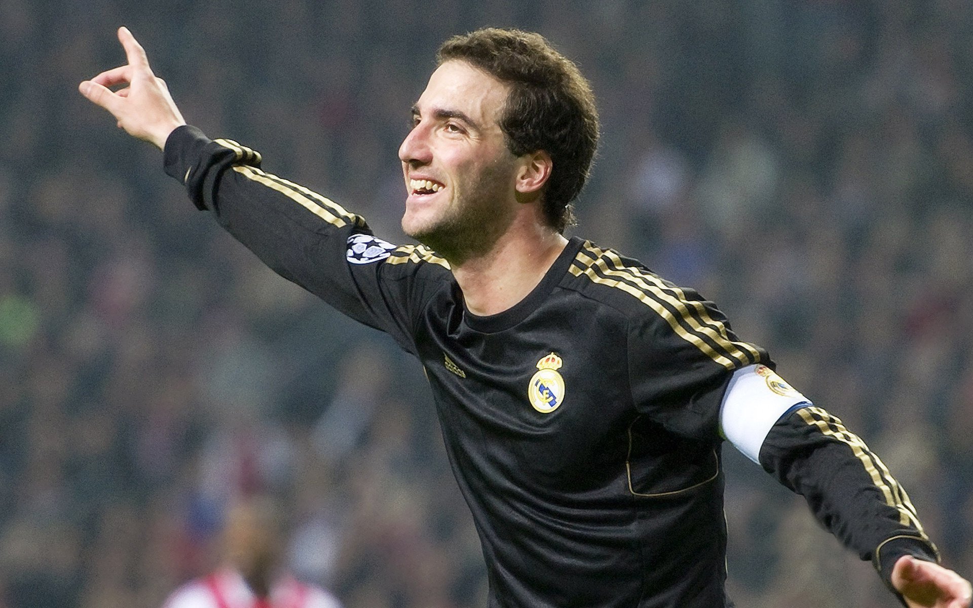 布伦森复出首秀出彩，热刺主场鏖战广州队，豪取12连胜(热刺布莱顿比分预测)